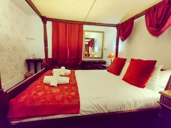 Superior Tek Büyük Yataklı Oda, 1 Çift Kişilik Yatak (Four Poster Bed)