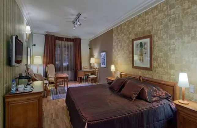 Deluxe Tek Büyük veya İki Ayrı Yataklı Oda