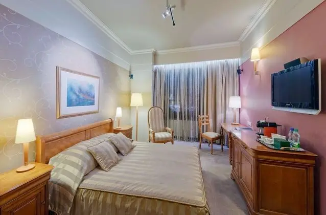 Standard Tek Büyük Yataklı Oda