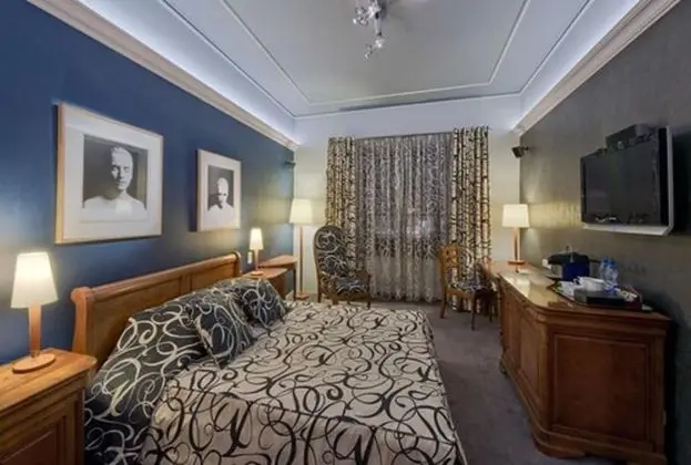 Standard Tek Büyük Yataklı Oda