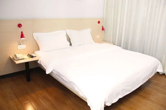 Business Tek Büyük Yataklı Oda