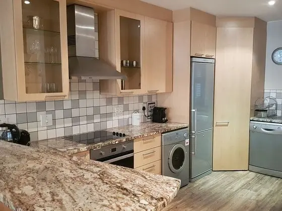 Luxury Apart Daire, 2 Yatak Odası, Bahçeli