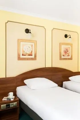 Standard Tek Büyük veya İki Ayrı Yataklı Oda