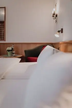 Büyük Yataklı Tek Kişilik Oda