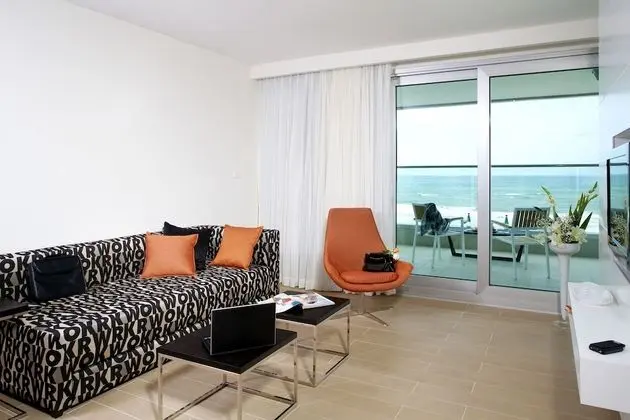 Deluxe Süit, Balkon, Kısmi Deniz Manzaralı