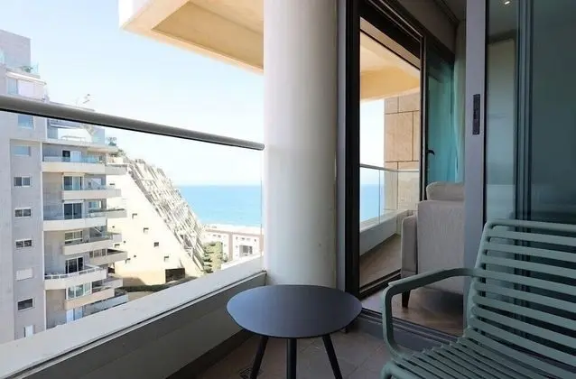 Apart Daire, Kısmi Deniz Manzarası