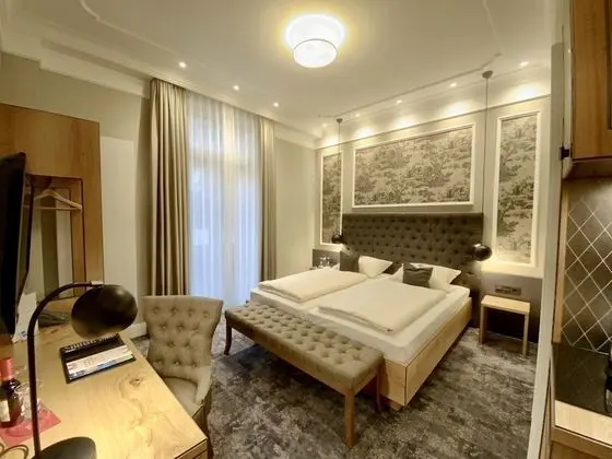 Deluxe Tek Büyük Yataklı Oda