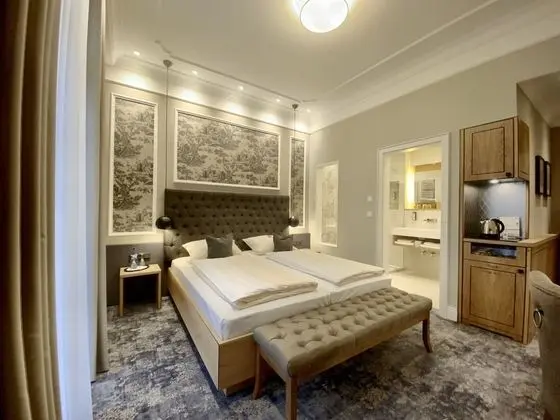 Deluxe Tek Büyük Yataklı Oda