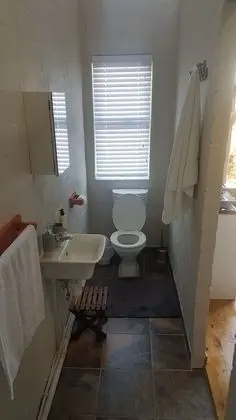 Tek Büyük Yataklı Oda, Küçük Mutfak, Dağ Manzaralı