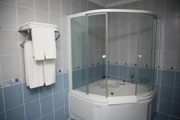 Aile Suiti, Dağ Manzaralı, Şömineli ve Jakuzili