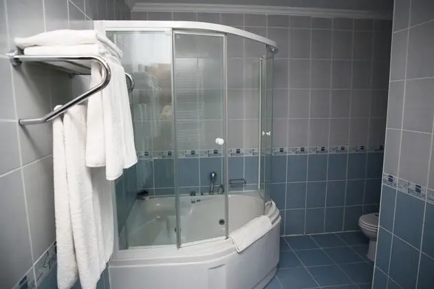 Aile Suiti, Dağ Manzaralı, Şömineli ve Jakuzili