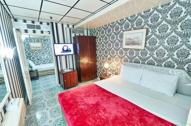 Üç Kişilik Oda