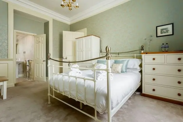 Ev (5 Bedrooms)