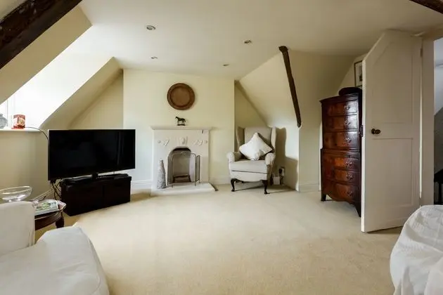 Ev (5 Bedrooms)