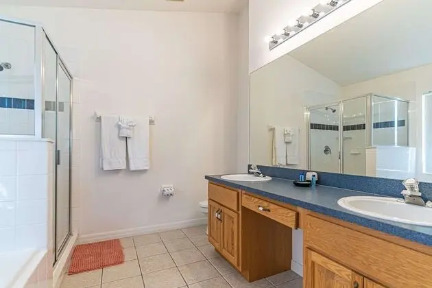 Ev (727 West Haven)