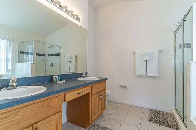 Ev (727 West Haven)
