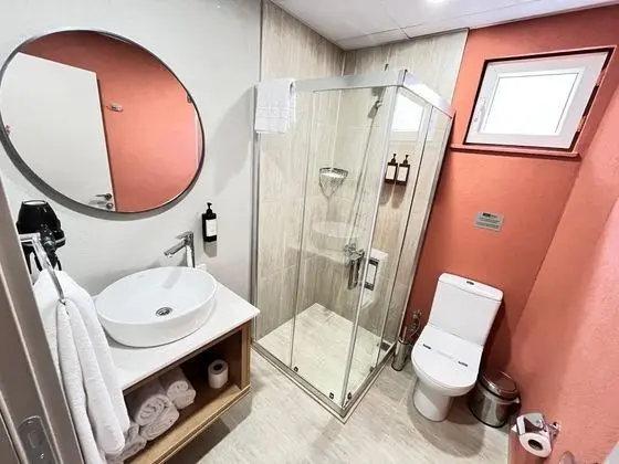 https://images.odamax.com/img/1024x768/odamax/image/upload/West_House_Exclusive_Hotel_202605241528303_image00014.jpeg