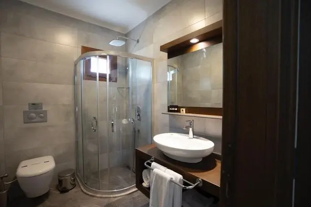 Standart Oda, Bahçe Manzaralı, Balkonlu