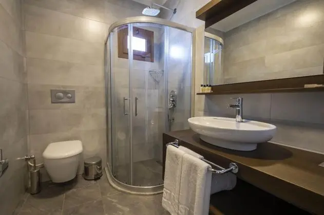 Triple, Bahçe Manzaralı, Balkonlu