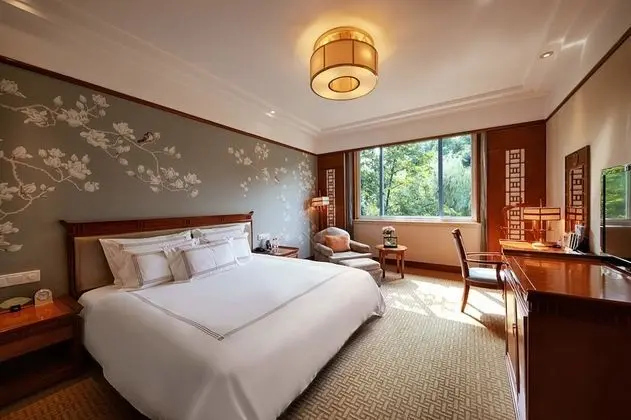 Oda (Garden view king bed room)