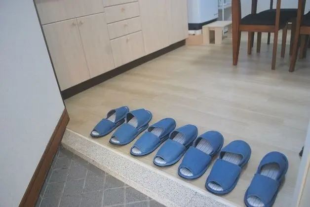 Oda, 2 Yatak Odası (B)