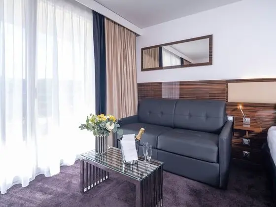 Deluxe Tek Büyük Yataklı Oda