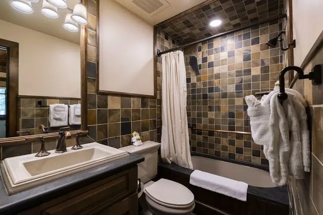 Luxury Süit, 1 En Büyük (King) Boy Yatak ve Çekyat, Göl Manzaralı
