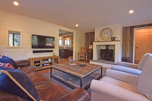 Ev, Birden Çok Yatak (West Shore Getaway)