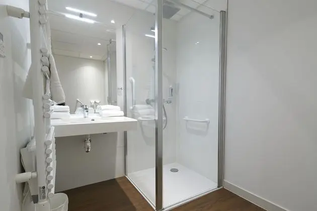 Economy Tek Büyük Yataklı Oda, Engellilere Uygun (First)