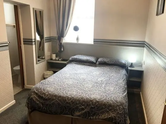 Standard Tek Büyük Yataklı Oda