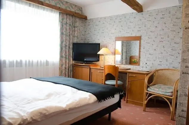 Basic Tek Büyük Yataklı Oda, 1 Büyük (Queen) Boy Yatak