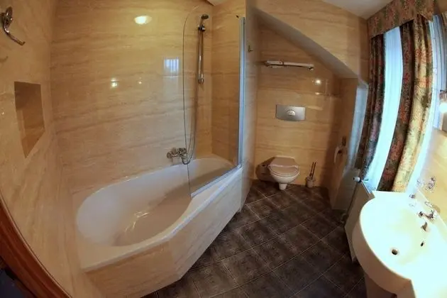 Basic Tek Büyük Yataklı Oda, 1 Büyük (Queen) Boy Yatak