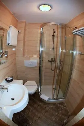 Basic Tek Büyük Yataklı Oda, 1 Büyük (Queen) Boy Yatak