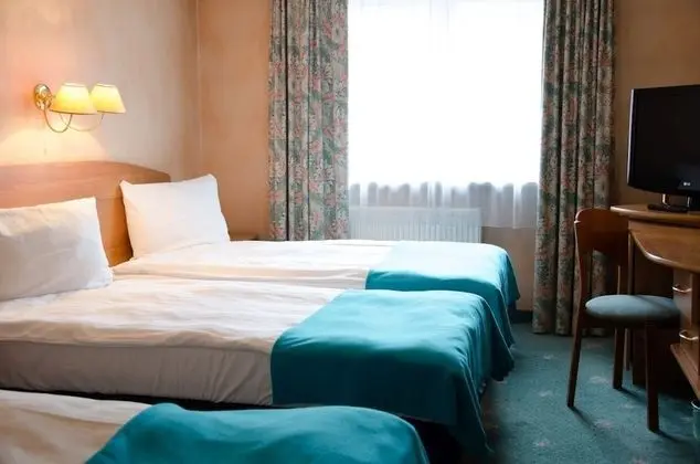 Basic Üç Kişilik Oda, 3 Tek Kişilik Yatak