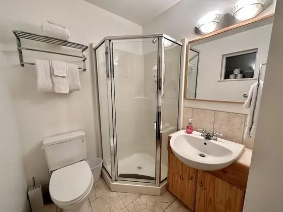 Kır Evi (Waterfront 2 bedroom Cottage with Hot)