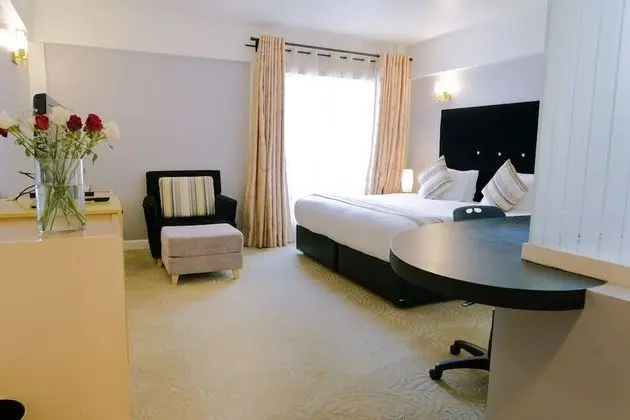 Deluxe Tek Büyük veya İki Ayrı Yataklı Oda, 1 Çift Kişilik Yatak, Banyolu/Duşlu, Bahçe Manzaralı