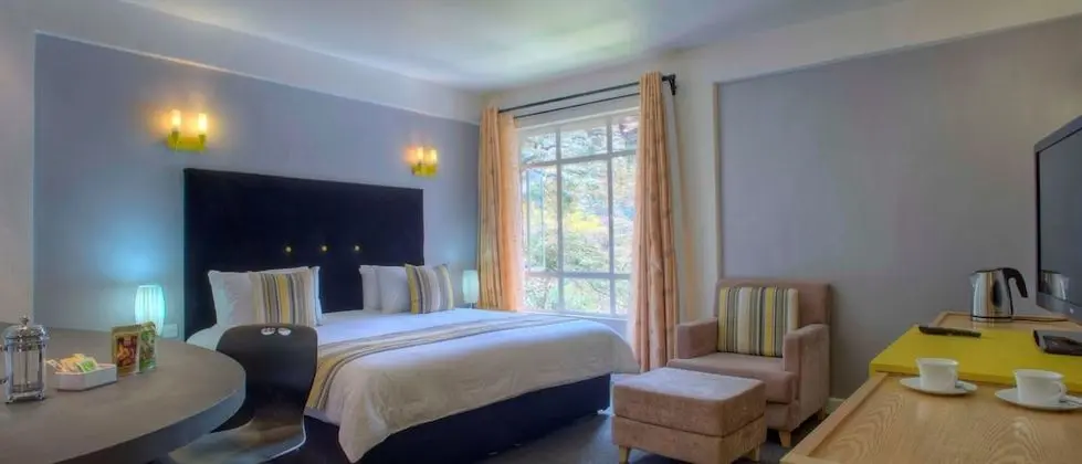 Deluxe Tek Büyük veya İki Ayrı Yataklı Oda, 1 Çift Kişilik Yatak, Banyolu/Duşlu, Bahçe Manzaralı