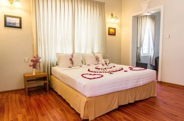 Deluxe Tek Büyük veya İki Ayrı Yataklı Oda, 1 Çift Kişilik veya 2 Tek Kişilik Yatak, Küvet