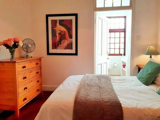 Westbank * Sleeps 8