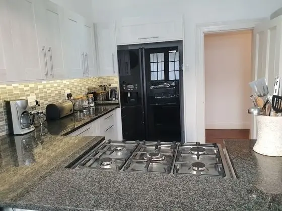 Westbank * Sleeps 8