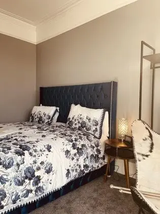 Deluxe Tek Büyük Yataklı Oda (Room 2)
