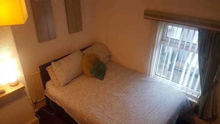 Standard Süit, Ortak Banyo (room 9)