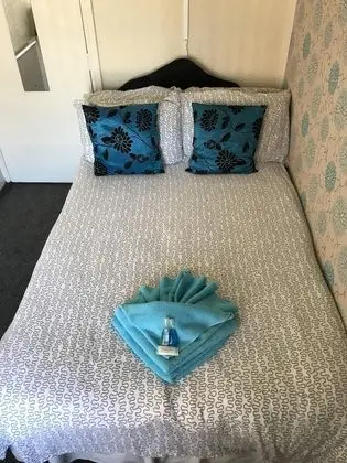 Standard Tek Büyük Yataklı Oda, Ortak Banyo (room 8)
