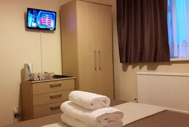 Basic Tek Büyük Yataklı Oda, Ortak Banyo
