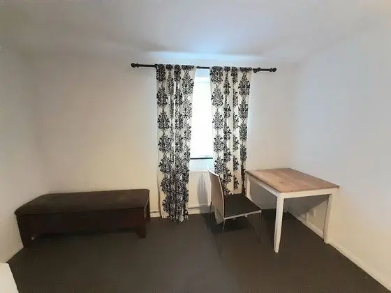 Basic İki Ayrı Yataklı Oda, Ortak Banyo