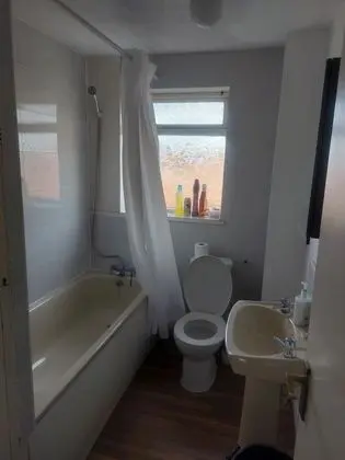Basic İki Ayrı Yataklı Oda, Ortak Banyo