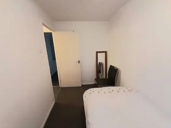 Basic Tek Kişilik Oda, Ortak Banyo, Bahçe Manzaralı