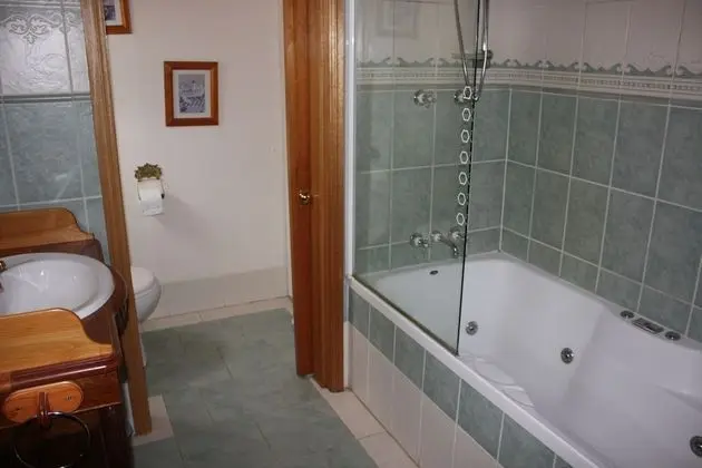 Kır Evi, Köşe