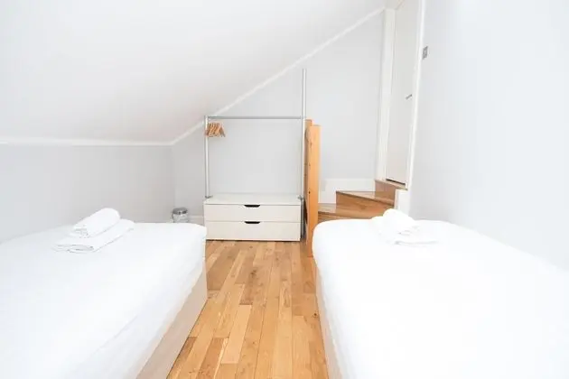 Deluxe Three Bedroom Apartments (3 Bedroom)