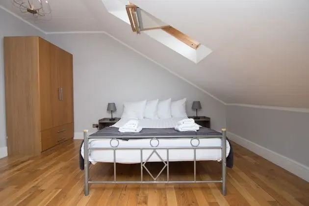 Deluxe Three Bedroom Apartments (3 Bedroom)